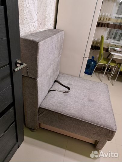 Маленький диван