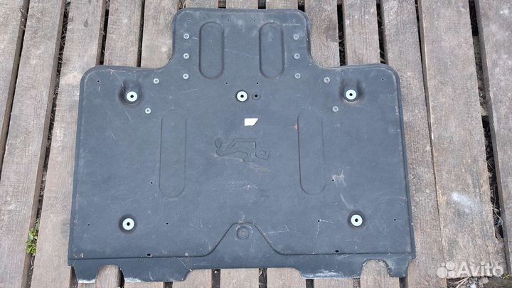 Пыльник двигателя Kia Stinger