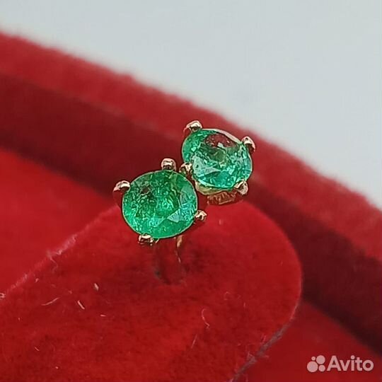 Природные изумруды 0,2 кт. Пуссеты из золота 585
