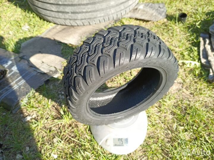 Шина бескамерная 85/65-6,5 + вентиль в подарок