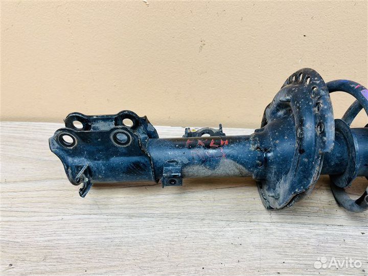 Амортизатор передний левый Hyundai Solaris 1