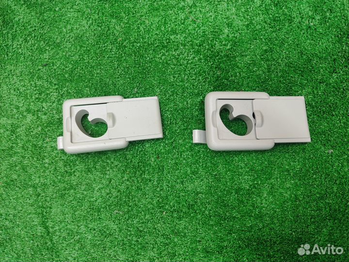 Проушина сетки багажника Volkswagen Passat B6