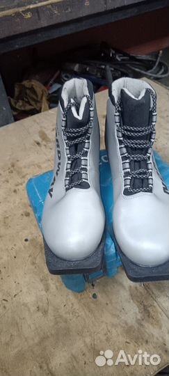 Лыжные ботинки