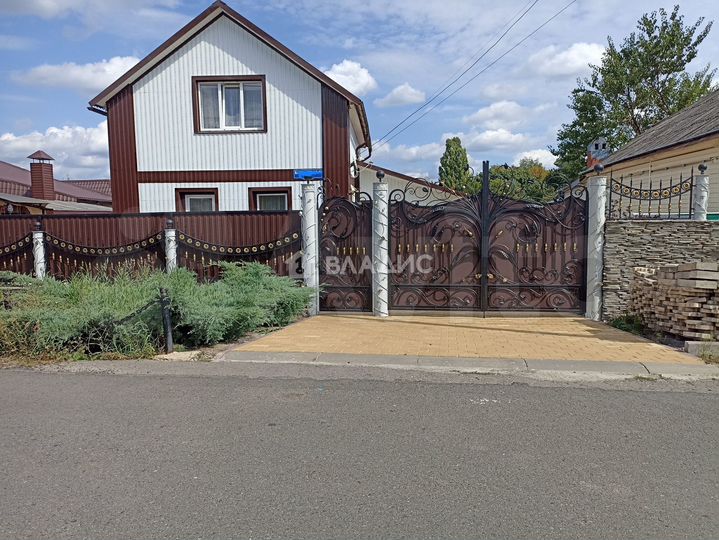 Дом 92 м² на участке 5 сот.