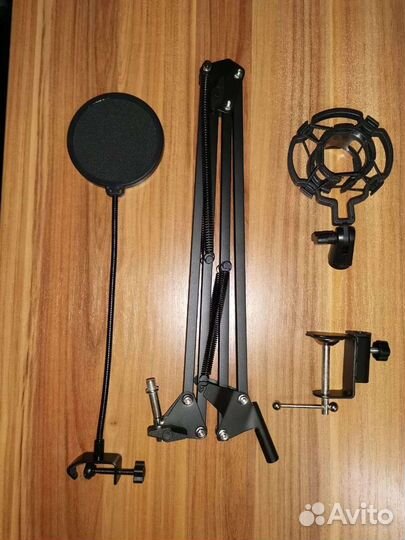Стойка для микрофона, пантограф