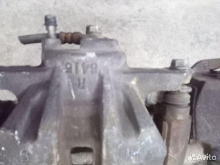 Суппорт передний Тойота alphard