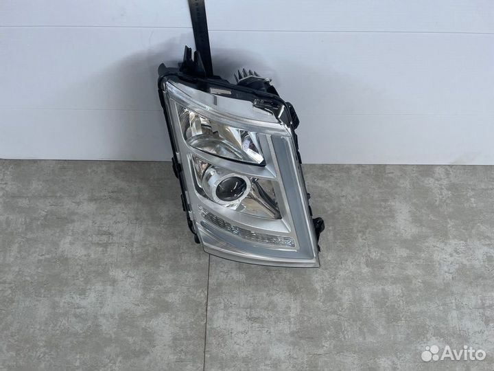 Фара головного света правая Volvo Fh4 Fm4