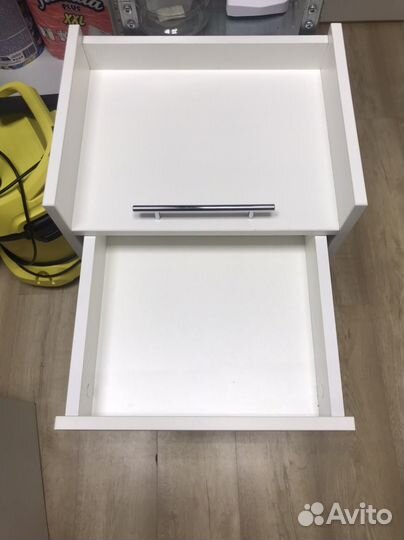 Тумба с выдвижным ящиком