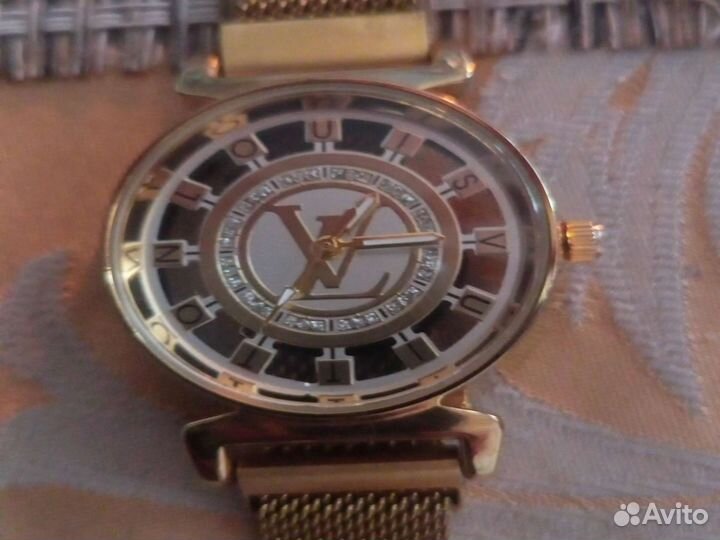 Часы Луи вьютон