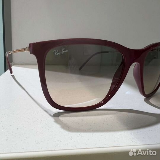 Солнцезащитные очки оригинал новые