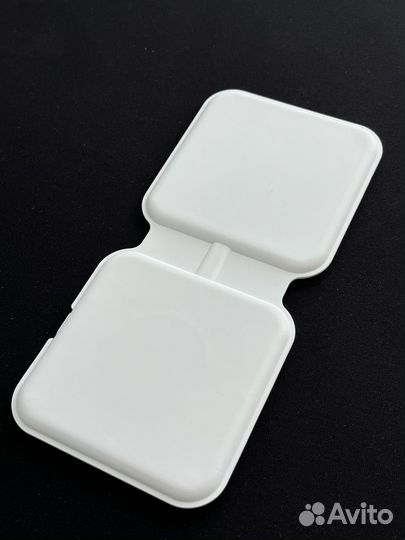 Беспроводная зарядка Apple 2в1