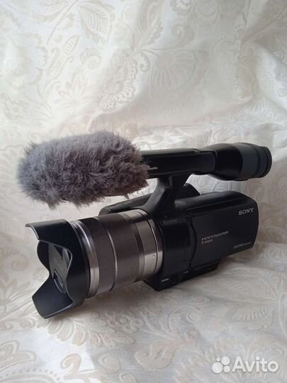 Видеокамера Sony HD NEX-VG20