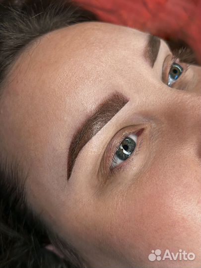 Перманентный макияж бровей