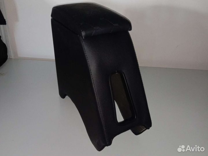 Подлокотник Гранта