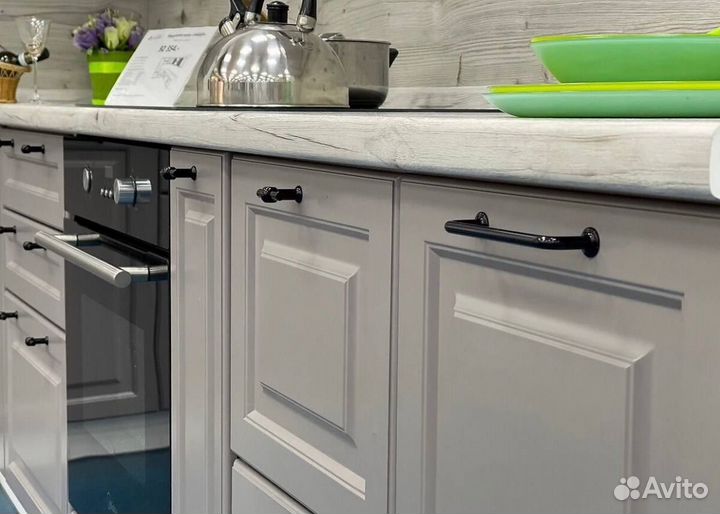 Гарнитур кухонный с подсветкой на заказ