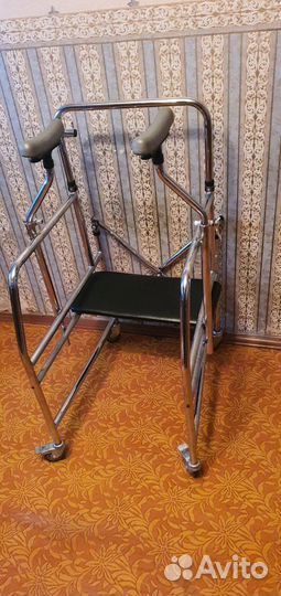 Ходунки для взрослых на колесах