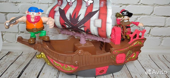 Пиратский корабль