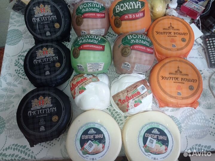 Продукты на диване