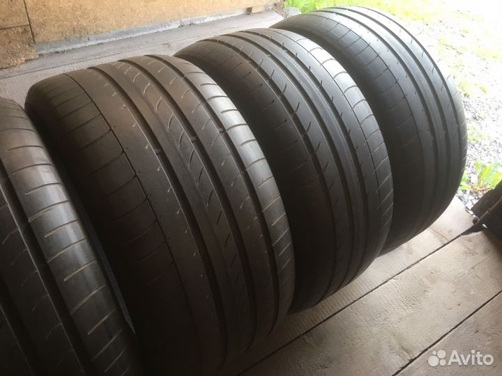 Pirelli P Zero Corsa Asimmetrico 2 275/40 R20 и 315/35 R20