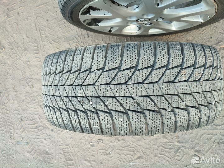 Triangle PL01 235/40 R18