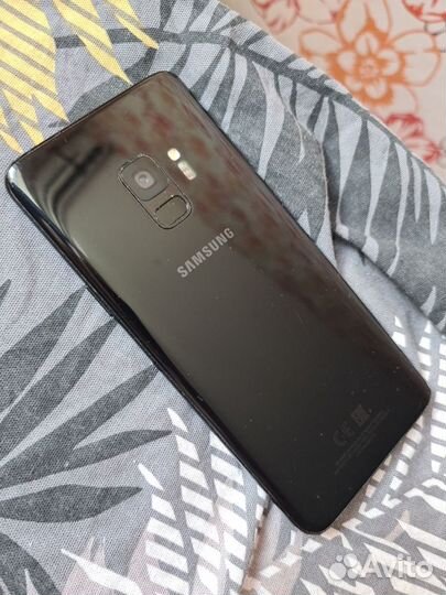 Samsung Galaxy S9, 4/64 ГБ