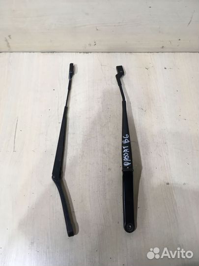 Поводок стеклоочистителя Фольксваген пассат Б6