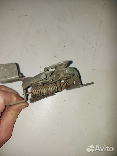 Замок капота Kia Spectra