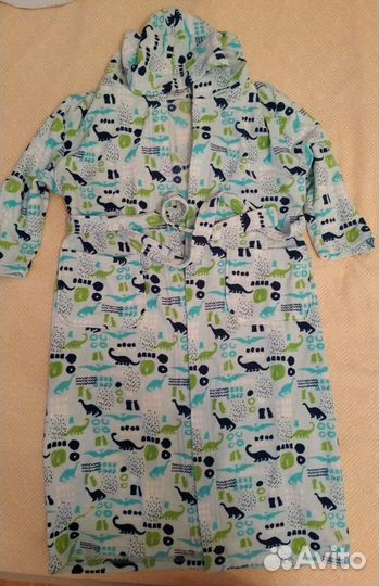 Вещи на мальчика,146р (халат, рубашки, толстовки)