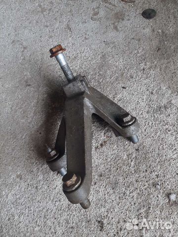 Кронштейн кпп Ford Focus 2