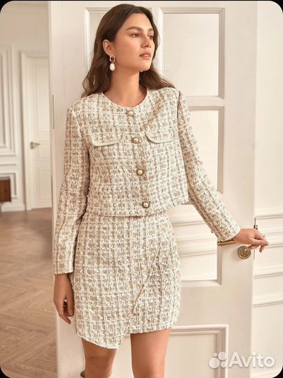 Твидовый костюм с юбкой и пиджаком