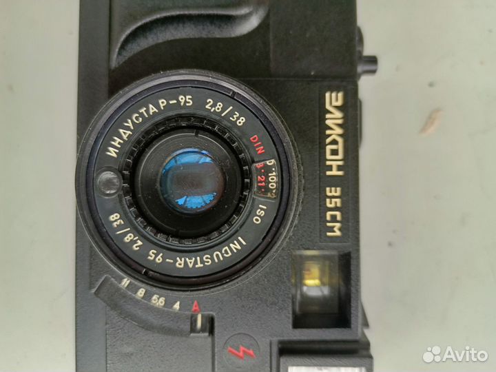 Плёночный фотоаппарат Эликон 35 см