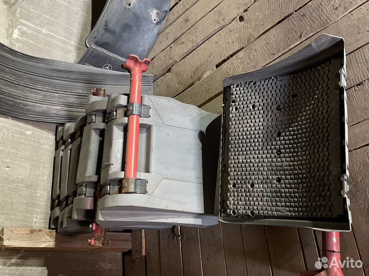 Крыло ведущей оси mercedes actros