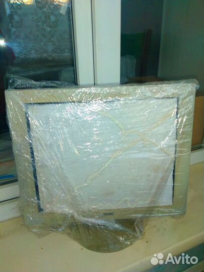 Монитор для компьютера 35см