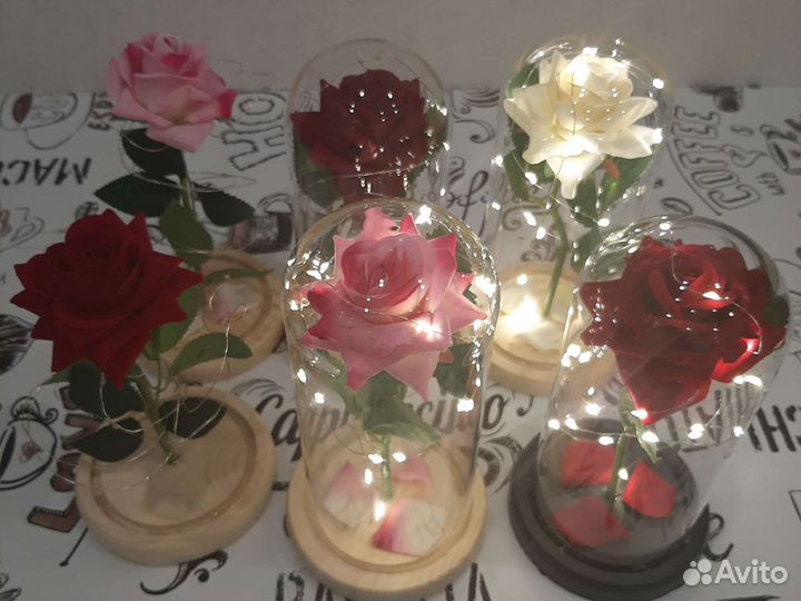 Вечная роза в колбе