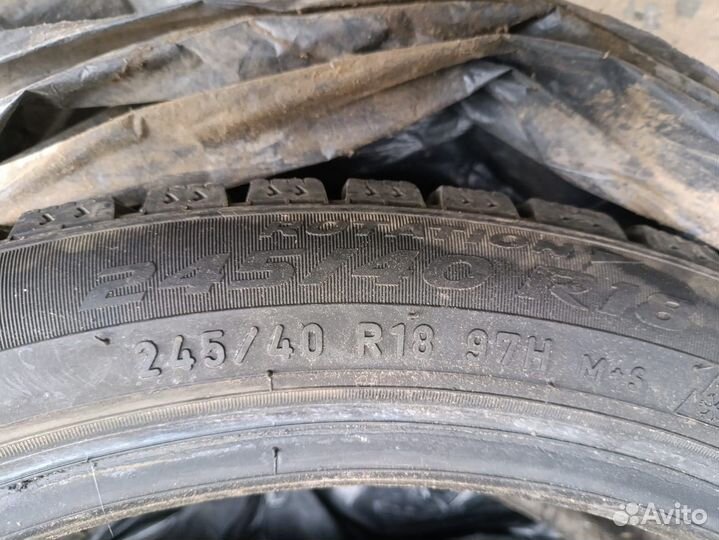 Pirelli P Zero Sports CAR 225/45 R18 и 245/40 R18 97