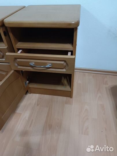 Тумба прикроватная массив