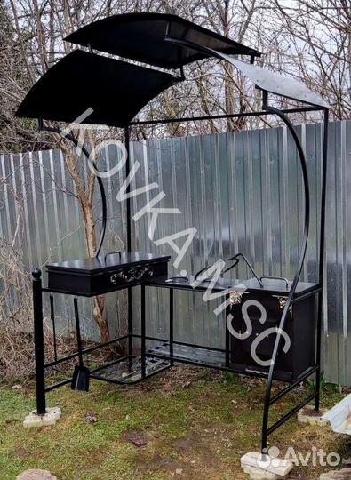 Мангал с крышей