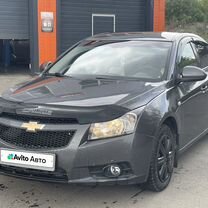 Chevrolet Cruze 1.6 AT, 2011, 300 000 км, с пробегом, цена 640 000 руб.