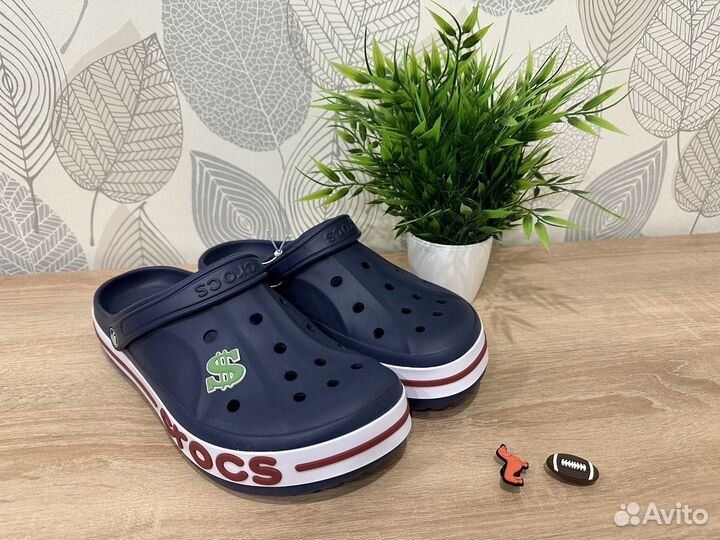 Продаю Crocs новые