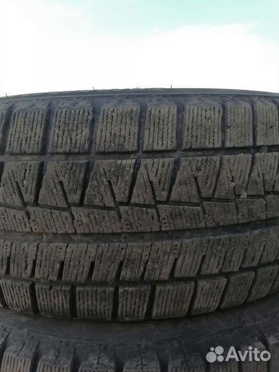 Bridgestone Blizzak Revo GZ 215/55 R17 94S