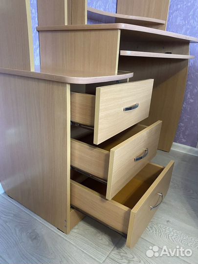 Компьютерный стол