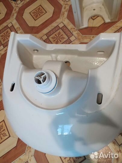 Раковина в ванную бу с пьедесталом