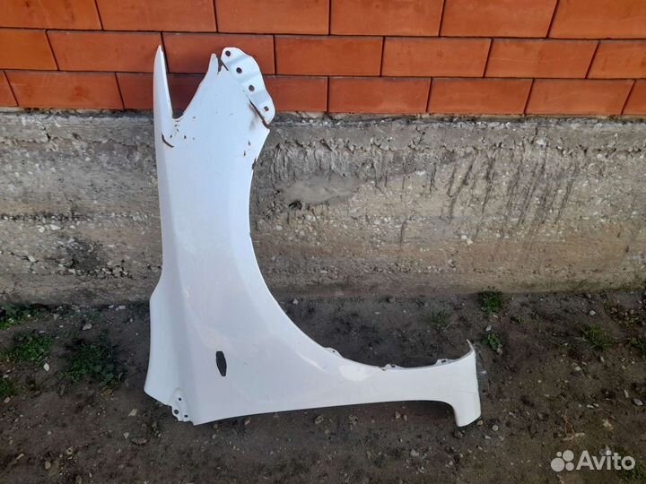 Крыло Toyota Corolla