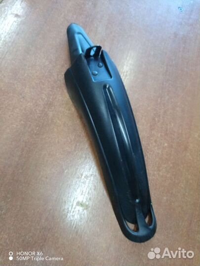 Крыло переднее