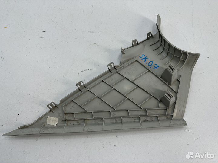 Skoda Octavia A7 Обшивка задней левой стойки