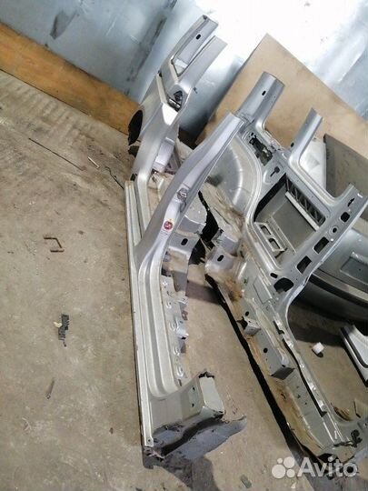 Часть кузова бочина, крыло задний правый