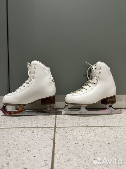 Фигурные коньки risport 19