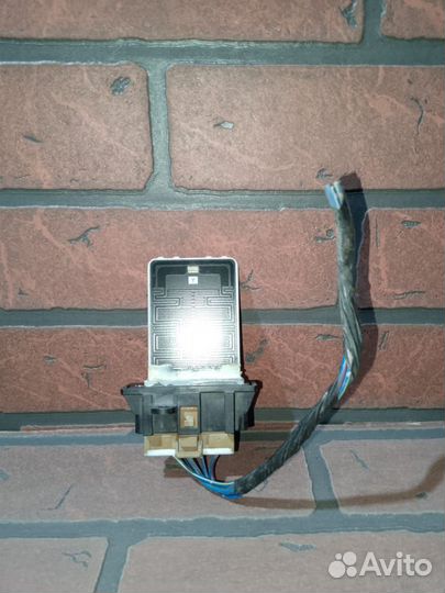 Резистор nissan sunny B15