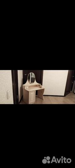 Детский туалетный столик с зеркалом