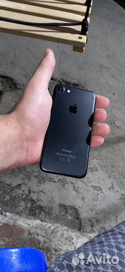 Телефон iPhone 7